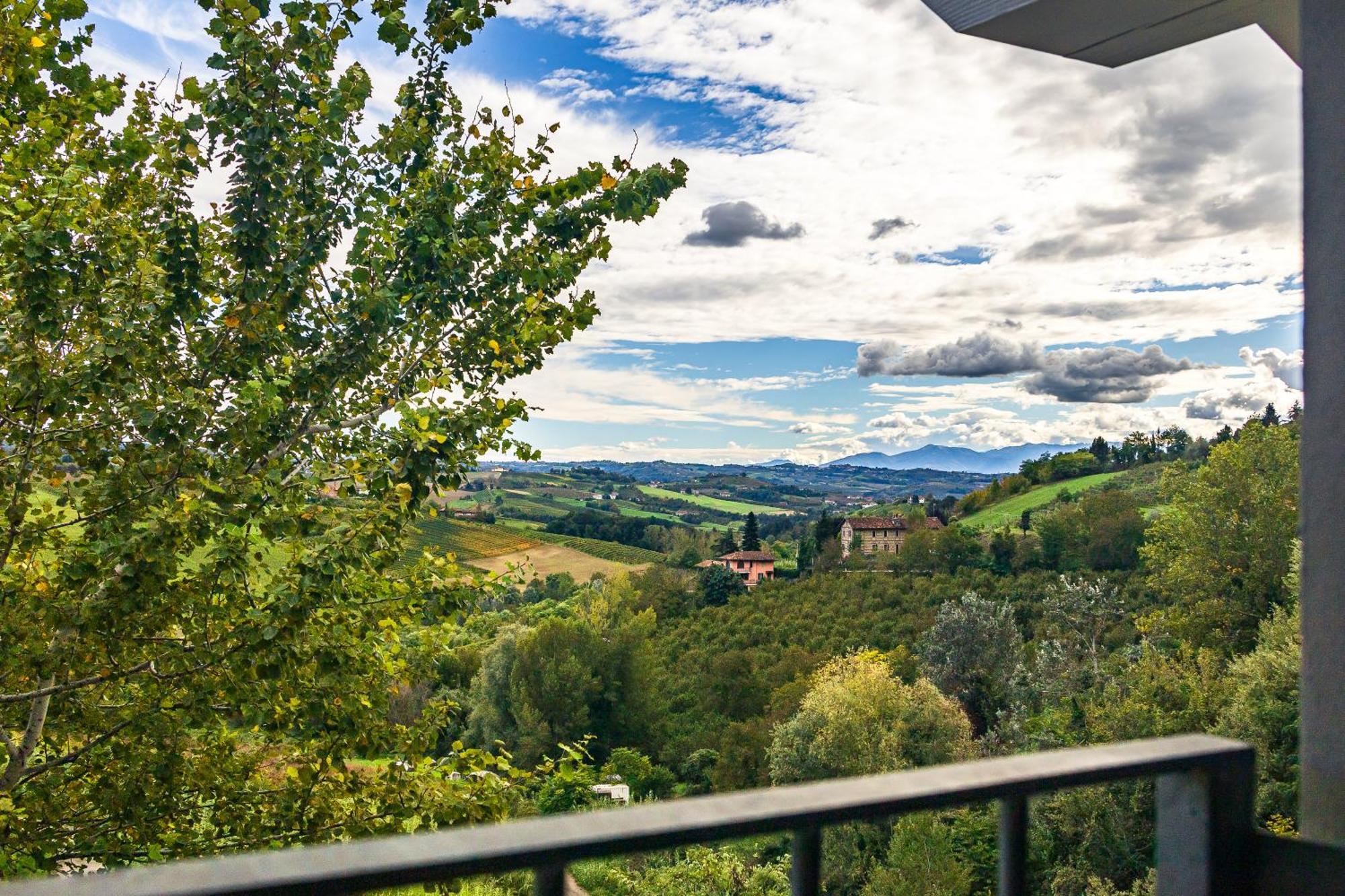 Charming Barolo Wine Loft Hotell Monforte dʼAlba Eksteriør bilde